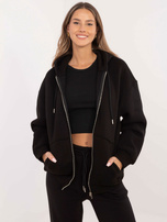Schwarzer Kapuzenpullover mit Reißverschluss.