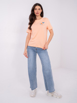 Brzoskwiniowy damski t-shirt z haftem