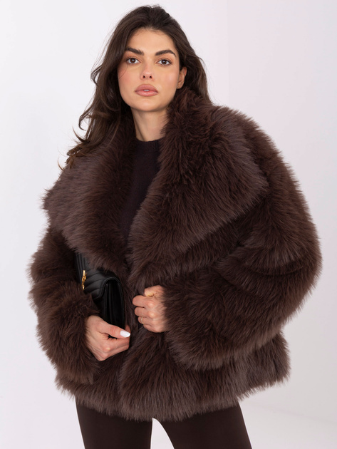 Brązowa futrzana kurtka z zapięciem na zatrzaski