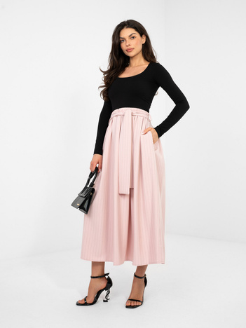 Pastelowa różowa rozkloszowana spódnica w paski