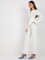 Hurtownia Ecru rozkloszowane spodnie dresowe z kantem 