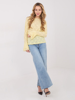 Jasnożółta bluzka z rozkloszowanymi rękawami