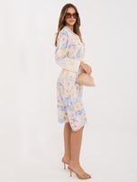 Niebieska sukienka szmizjerka z paskiem 