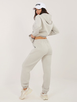 Jasnoszary dresowy komplet z ociepleniem 