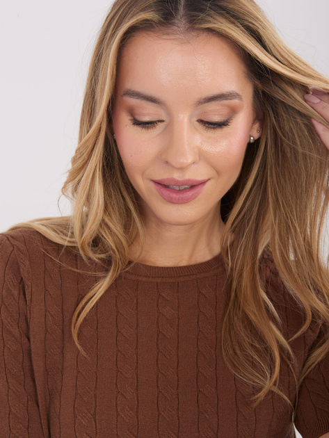 Jasnobrązowy damski sweter z okrągłym dekoltem