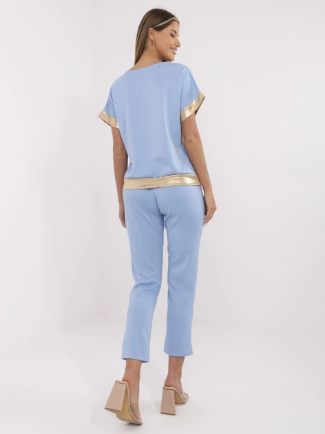 Niebieski casualowy komplet z dekoltem V