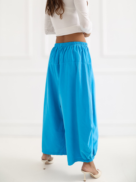 Niebieskie sztruksowe spodnie alladynki bez zapięcia