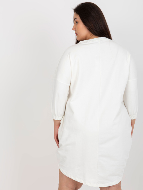 Hurtownia Ecru sukienka plus size z ozdobnymi guzikami