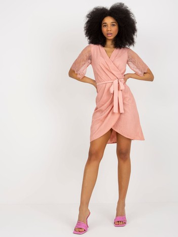 Hurt Brudnoróżowa koronkowa sukienka koktajlowa na wesele