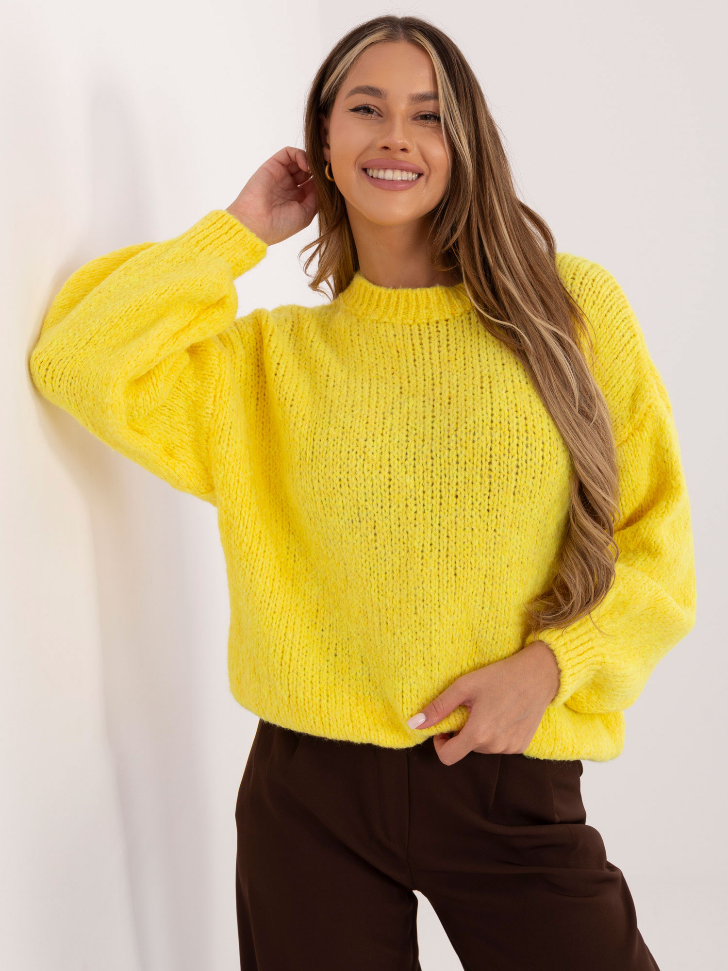 Sweter żółty