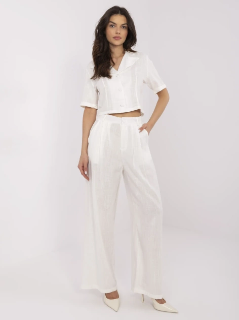 Ecru dwuczęściowy komplet z dodatkiem lnu