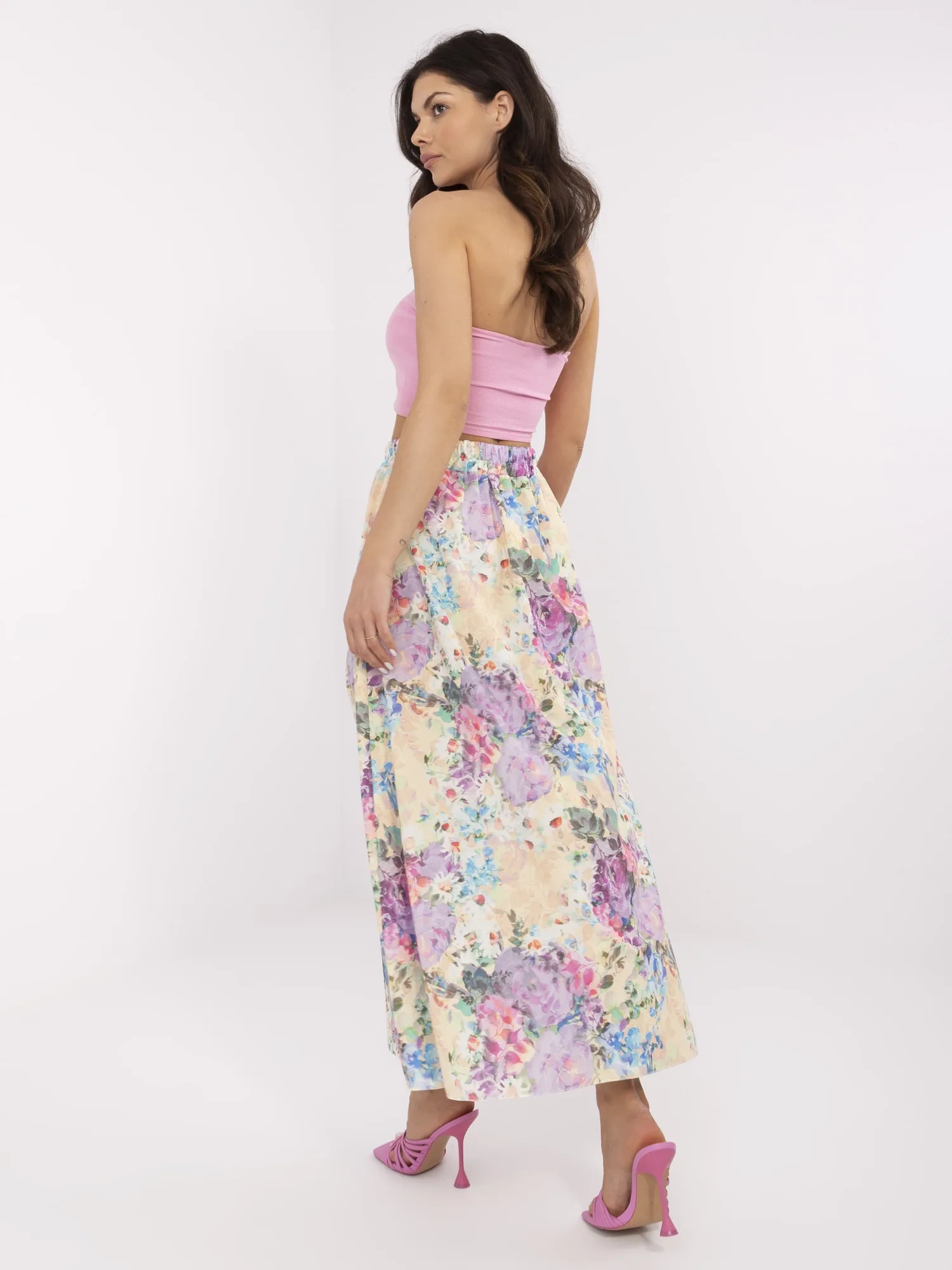 Light beige midi skirt with an elastic waistband.