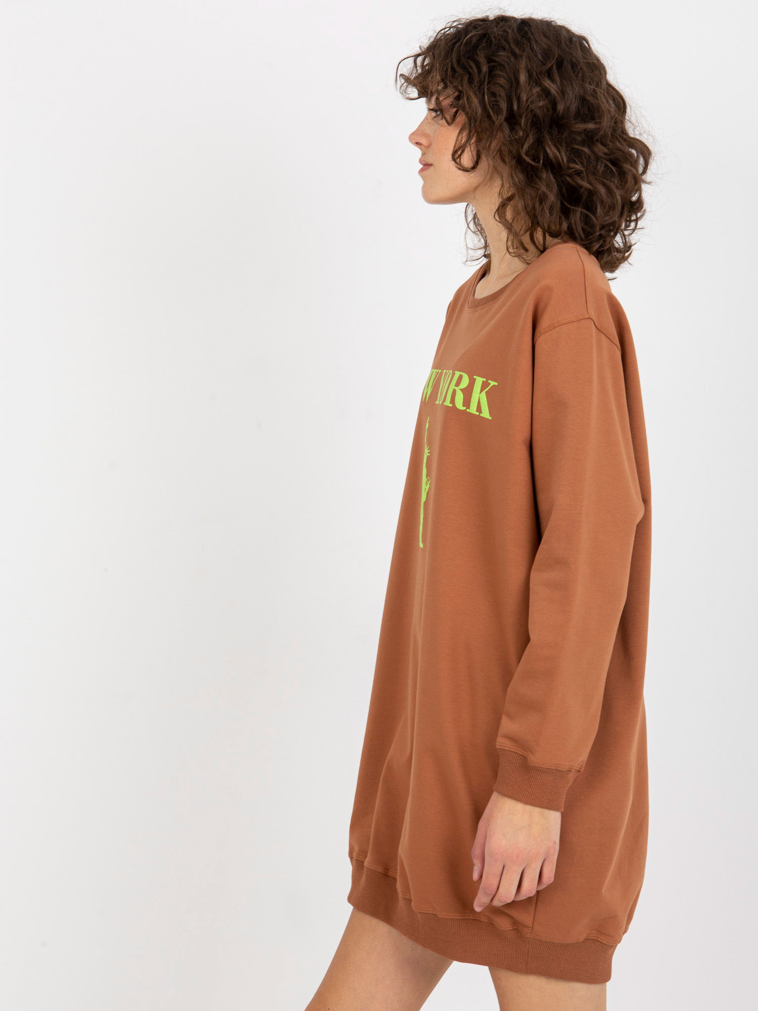 Jasnobrązowo-zielona długa bluza oversize z nadrukiem
