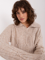 Hurt Beżowy sweter z warkoczami i kołnierzem