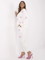 Ecru dwuczęściowy komplet z naszywkami