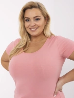 Pfirsichfarbiges, figurbetontes T-Shirt in Übergröße aus Baumwolle.
