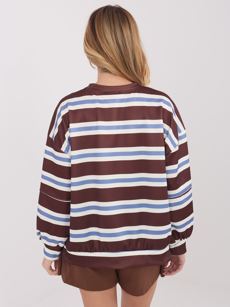 Czekoladowa bluza z naszywką na rękawie