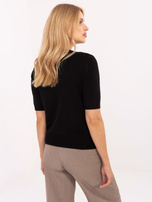 Černý dámský svetr s aplikací.