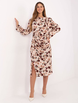 Beżowa midi sukienka z marszczeniem RUE PARIS 