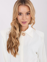 Ecru rozpinana koszula broszką