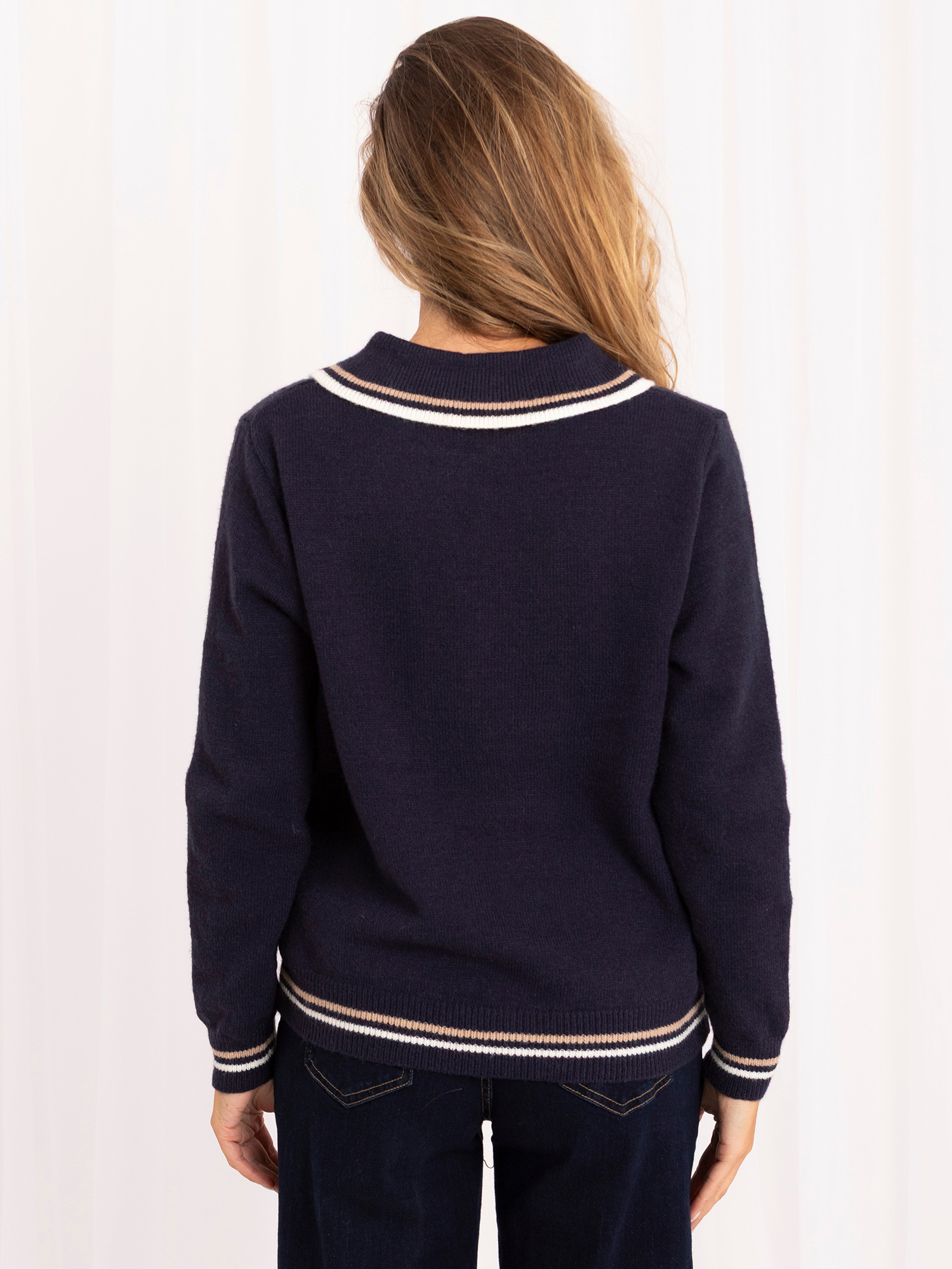 Granatowy damski sweter oversize typu polo 
