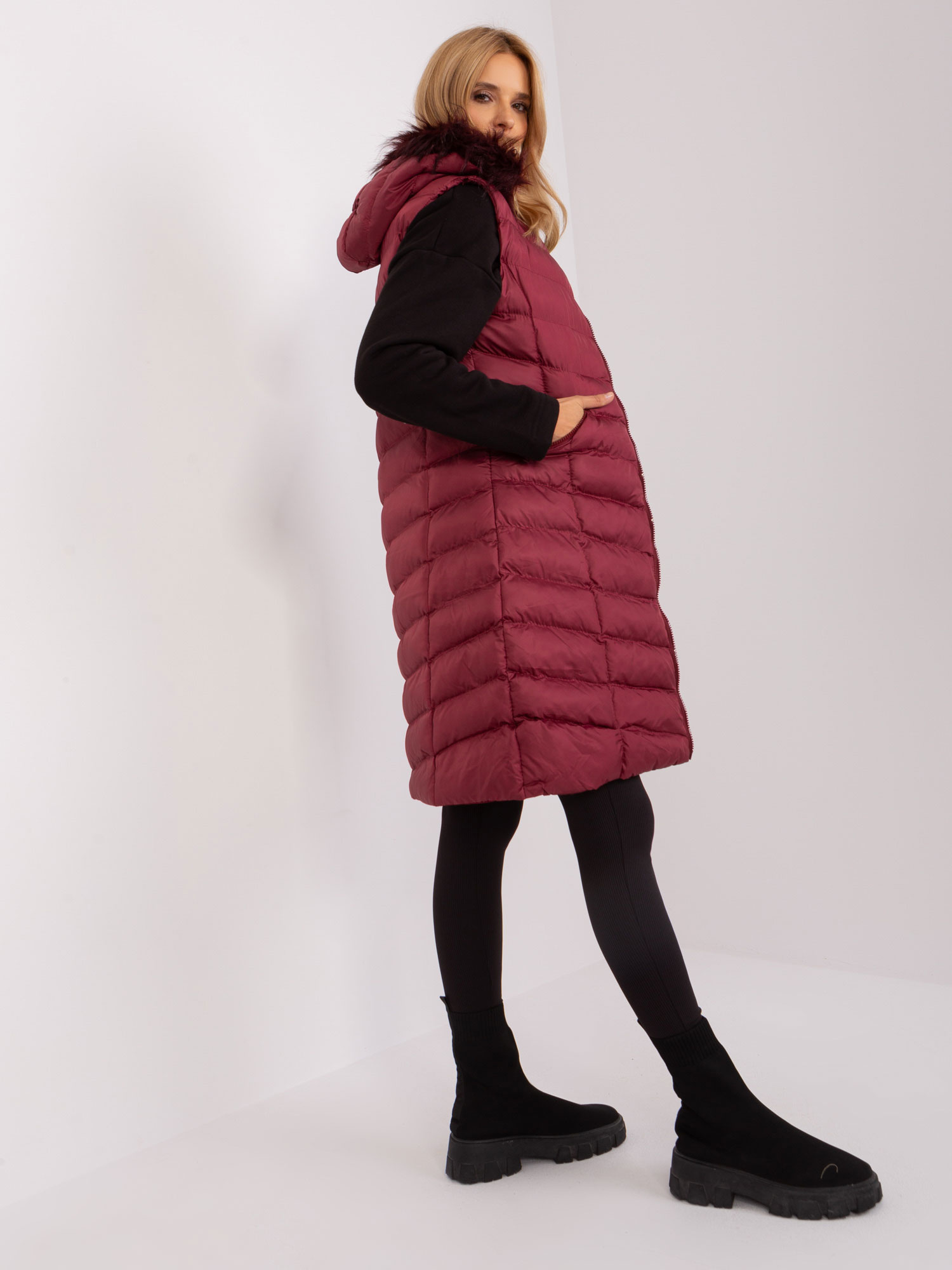 Hurt Burgundy long vest with quilting RUE PARIS.