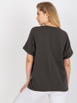Khaki bawełniany t-shirt plus size z aplikacją z dżetów 