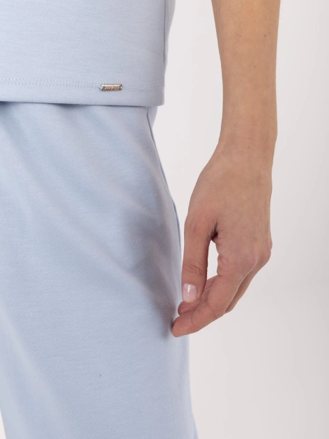 Jasnoniebieskie dresowe spodnie basic typu palazzo