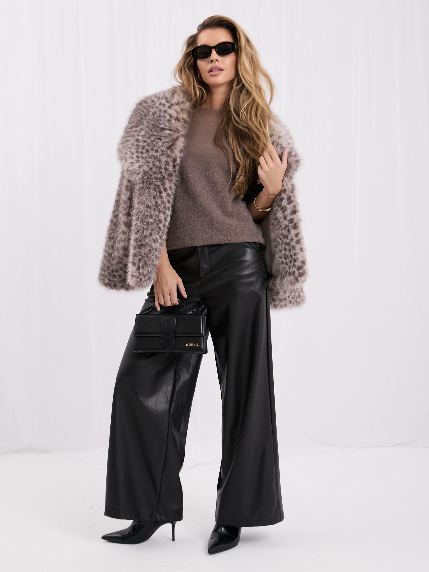 Fango Damen Basic Pullover mit kurzen Ärmeln.