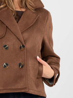 Brązowy zamszowy płaszcz z kieszeniami