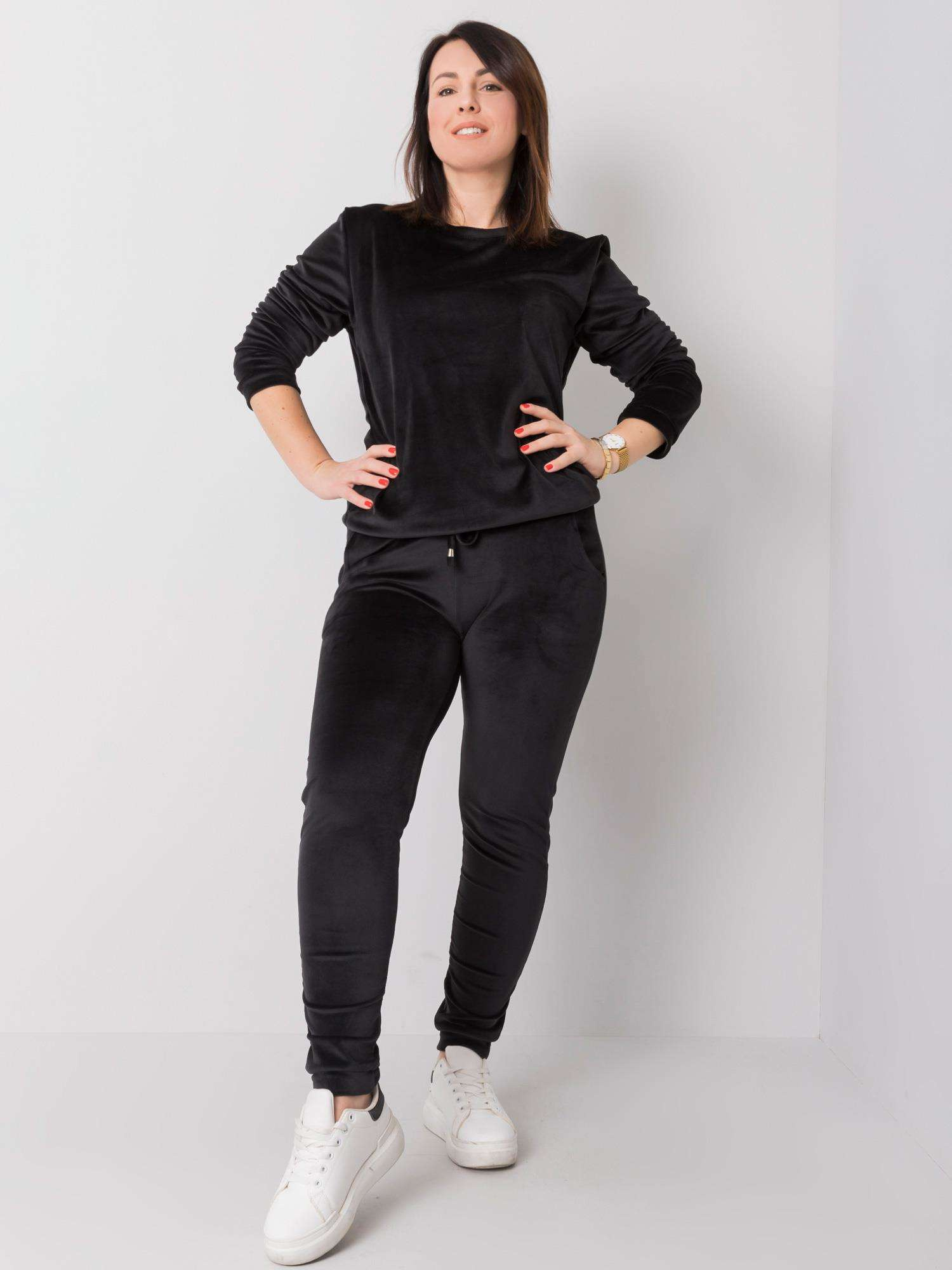 Juodas veliūro komplektas plus size Jeanne.