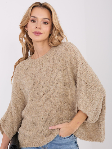 Beżowy damski sweter boucle z rękawem 3/4