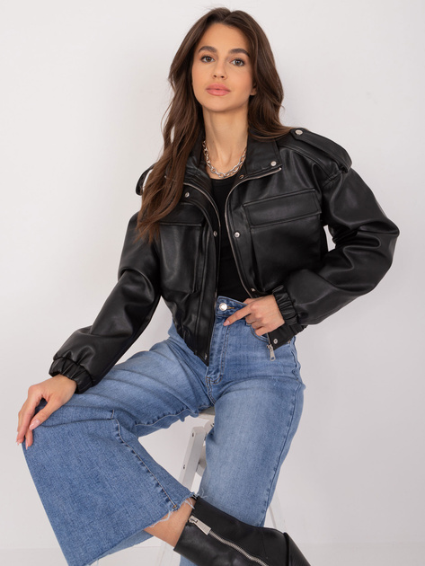 Hurt Czarna damska kurtka z ekoskóry z gumą