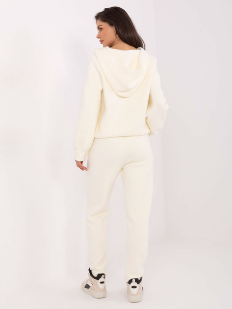 Ecru komplet alpaka ze ściągaczem na bluzie