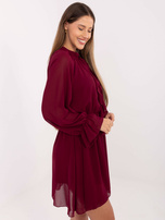 Burgundowa rozkloszowana sukienka z żabotem RUE PARIS