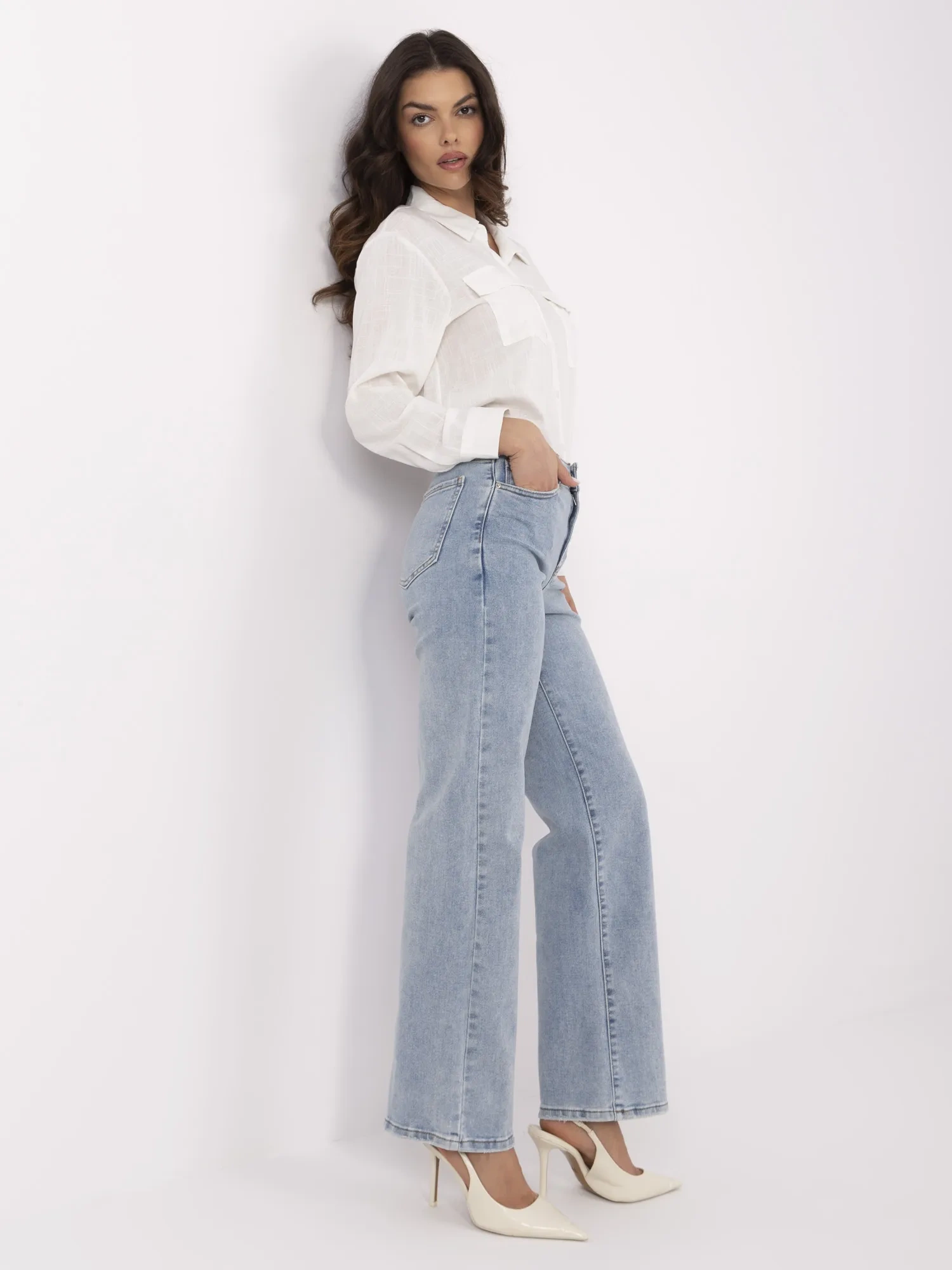 Blue long jeans with wide legs.