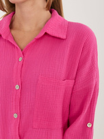 Fuksjowa muślinowa koszula z kieszenią