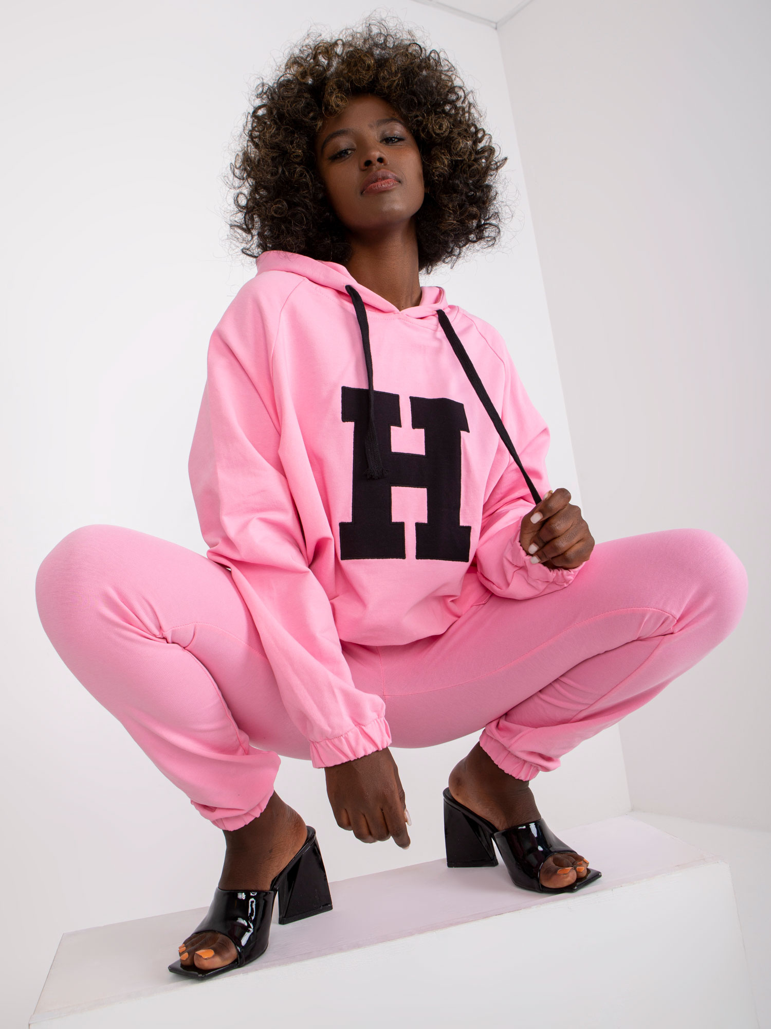 Helles rosa Baumwoll-Trainingsanzug mit Taschen Natela.