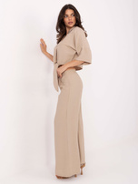 Beżowy letni komplet z ozdobnymi guzikami OCH BELLA