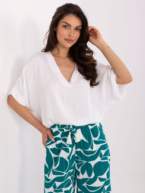 Biała letnia bluzka z dekoltem V OCH BELLA