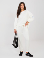 Ecru dresowe spodnie z kieszeniami