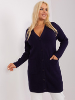 Hurtownia Granatowy sweter plus size z dzianiny