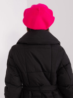 Hurtownia Ciemnoróżowy gładki beret z dzianiny