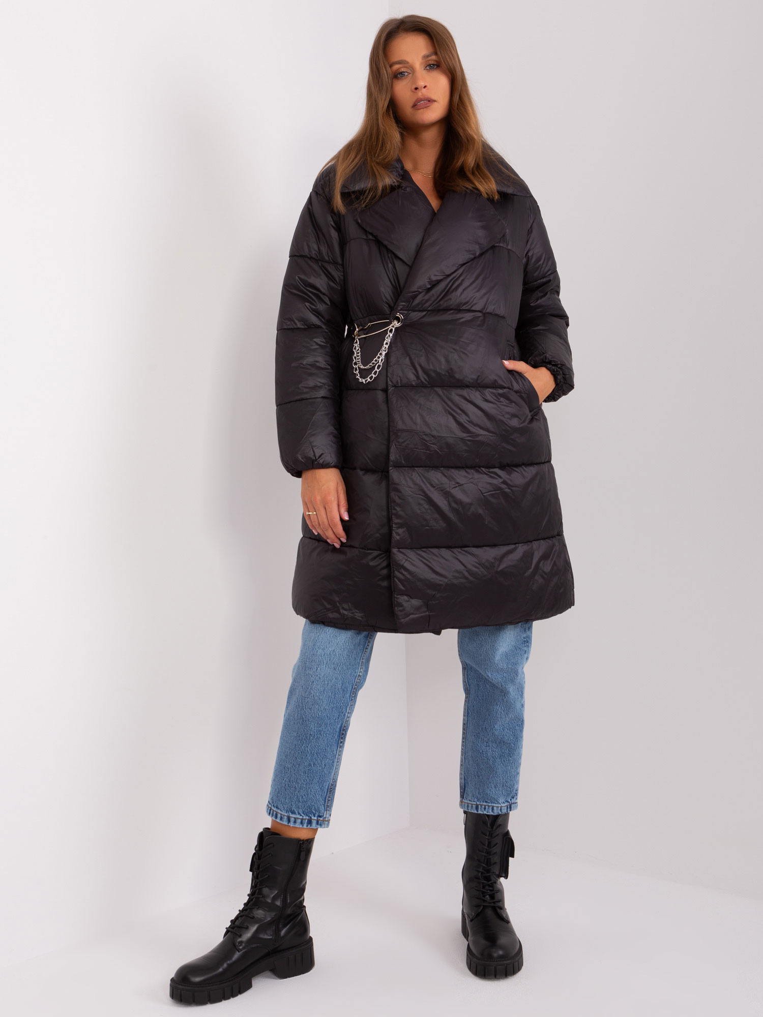 Hurt Schwarze Daunenjacke Winter mit Steppung.