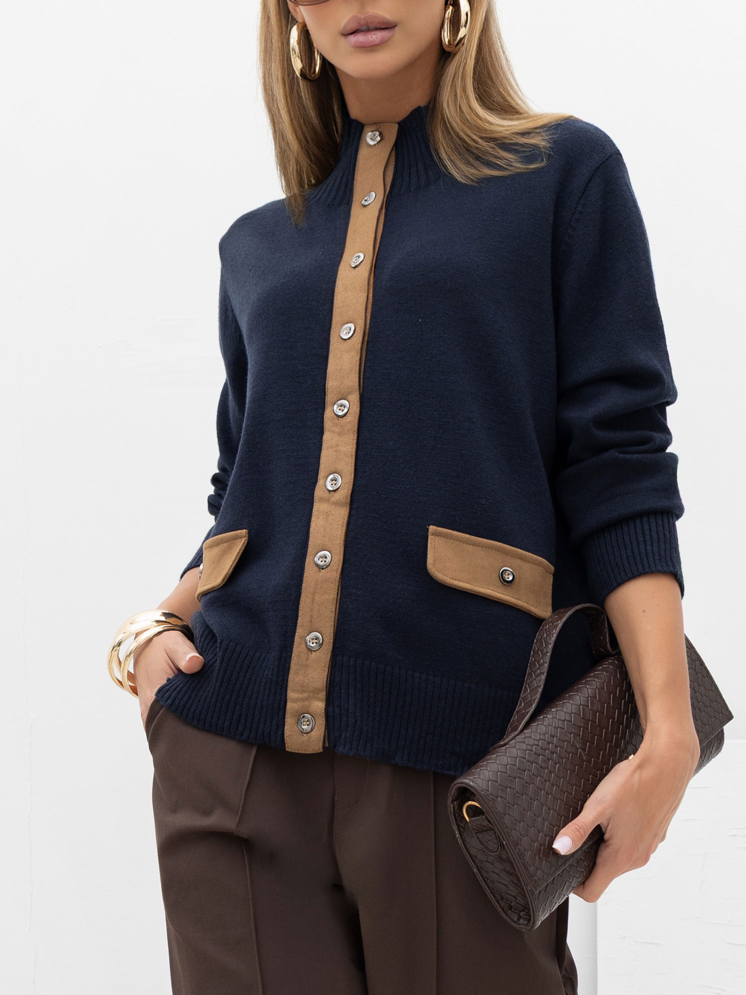 Granatowy damski sweter oversize ze stójką