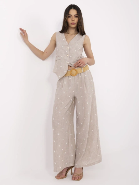 Ciemnobeżowy letni komplet damski z haftem