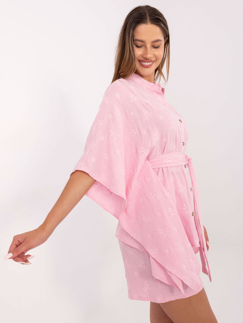 Jasnoróżowy letni komplet z haftem