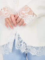 Ecru damska marynarka z zapięciem na guzik