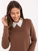 Jasnobrązowa wizytowa bluzka z kołnierzykiem