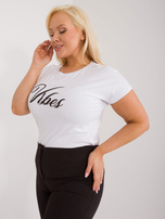 Hurt Biały damski t-shirt plus size z napisem i aplikacją